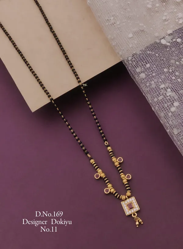 Gold-Plated_Kundan_Stone_Dokiya_Necklace_for_Women