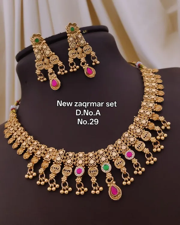 Antique_Gold_Finish_Choker_Necklace_Set_with_Matching_Earrings