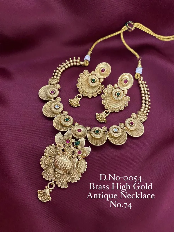 Antique_Gold-Plated_Kundan_Necklace_Set_with_Earrings