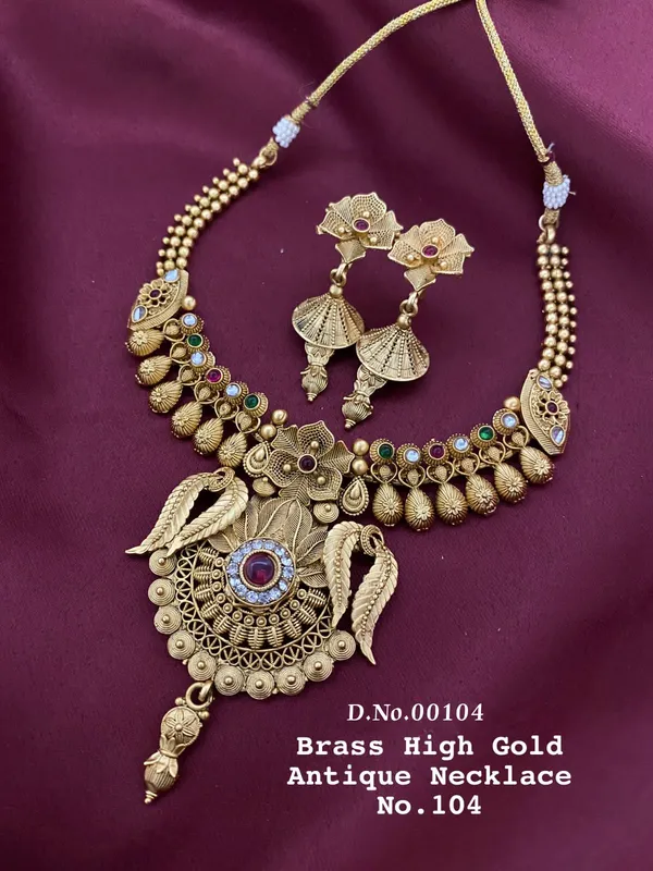 Antique_Gold-Plated_Kundan_Necklace_Set_with_Earrings