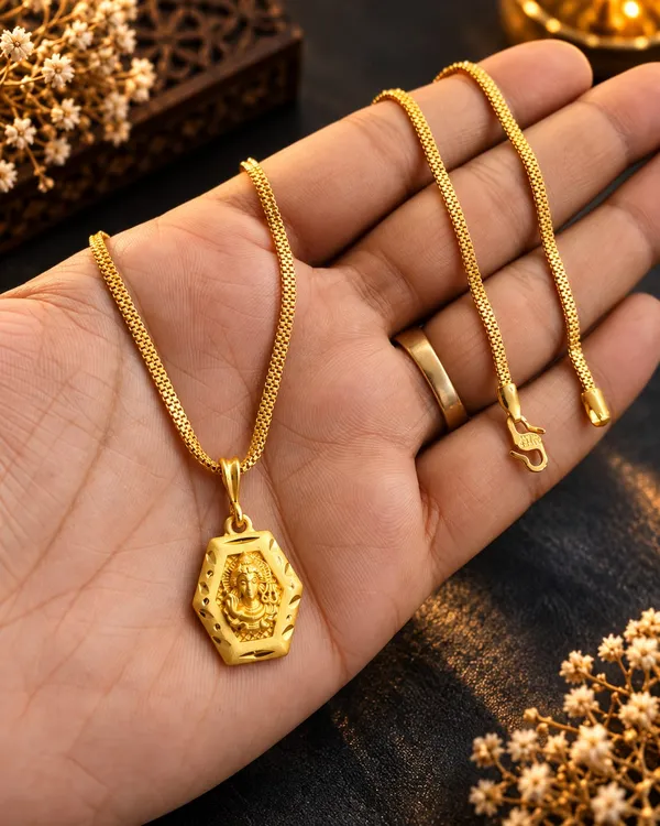 Gold-Plated_Pendant_Necklace_with_Textured_Chain