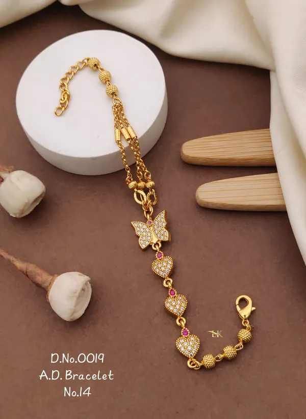 Gold-Plated_Adjustable_Crystal_Bracelet_for_Women