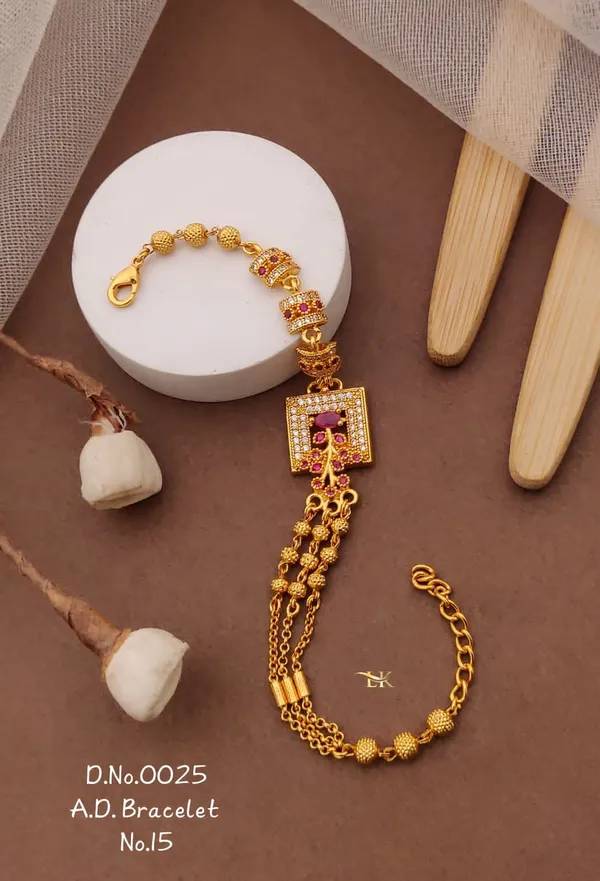 Gold-Plated_Adjustable_Crystal_Bracelet_for_Women