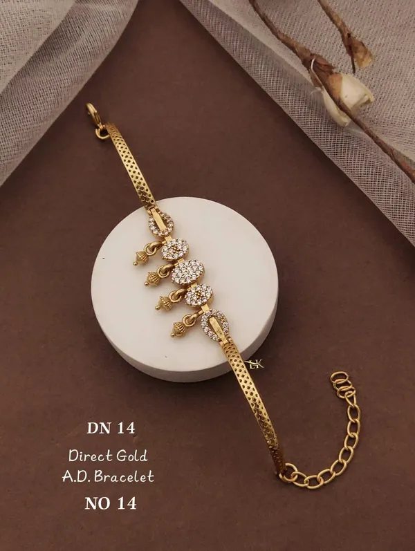 Gold-Plated_Adjustable_Crystal_Bracelet_for_Women