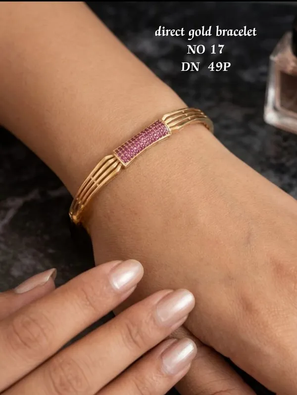 Gold-Plated_Adjustable_Crystal_Bracelet_for_Women