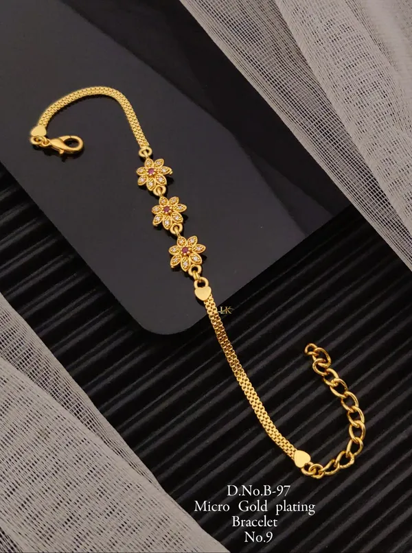 Gold-Plated_Adjustable_Crystal_Bracelet_for_Women