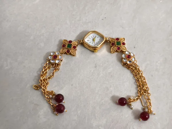 Trendy_Kashmiri_Watch_For_Women