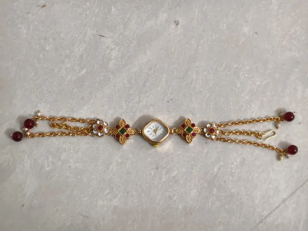 Trendy_Kashmiri_Watch_For_Women