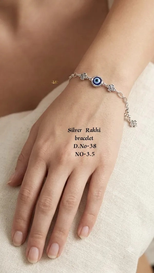 Stylish_Silver_Bracelet_for_Women