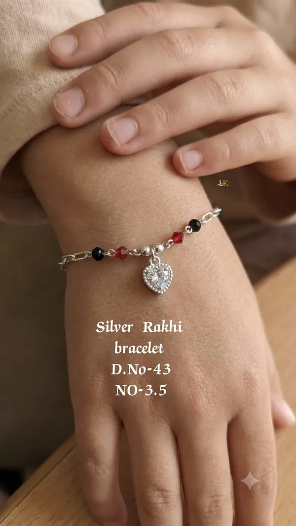 Stylish_Silver_Bracelet_for_Women