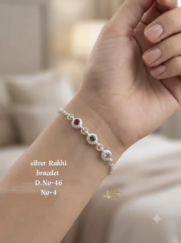 Stylish_Silver_Bracelet_for_Women