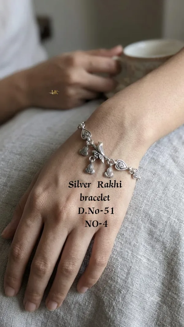 Stylish_Silver_Bracelet_for_Women