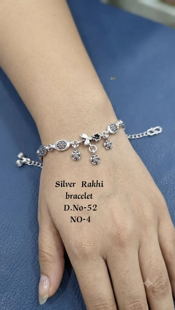 Stylish_Silver_Bracelet_for_Women