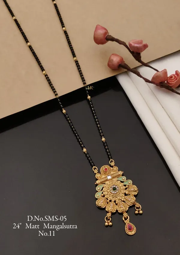 Traditional_Gold_Plated_Mangalsutra_/_Ethnic_Jewellery_/_Elegant_Design