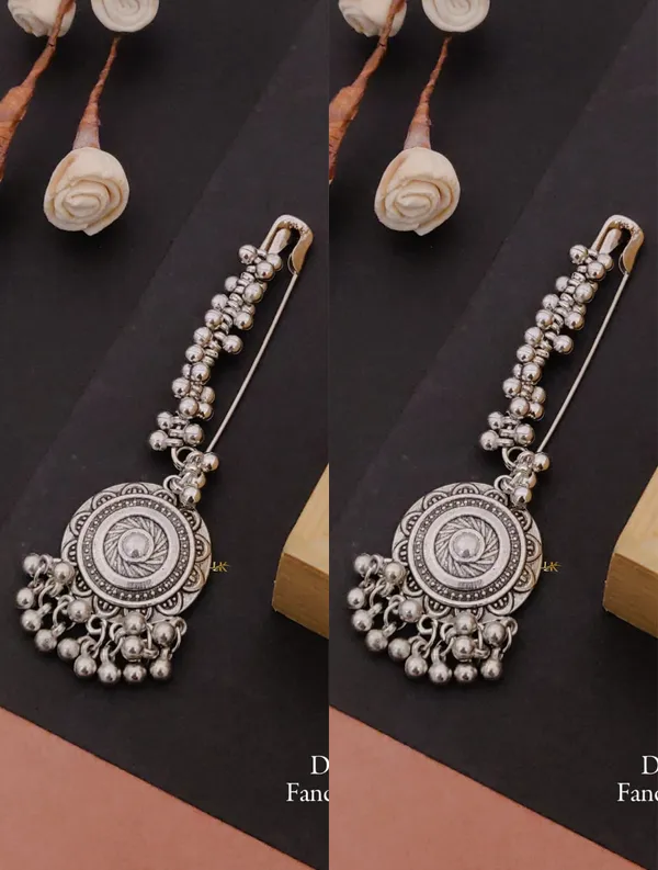 Traditional_Silver_Saree_Pin_For_Women_&_Girls_(SET_OF_2)