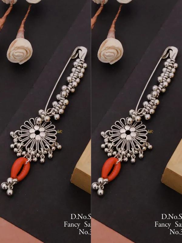 Traditional_Silver_Saree_Pin_For_Women_&_Girls_(SET_OF_2)