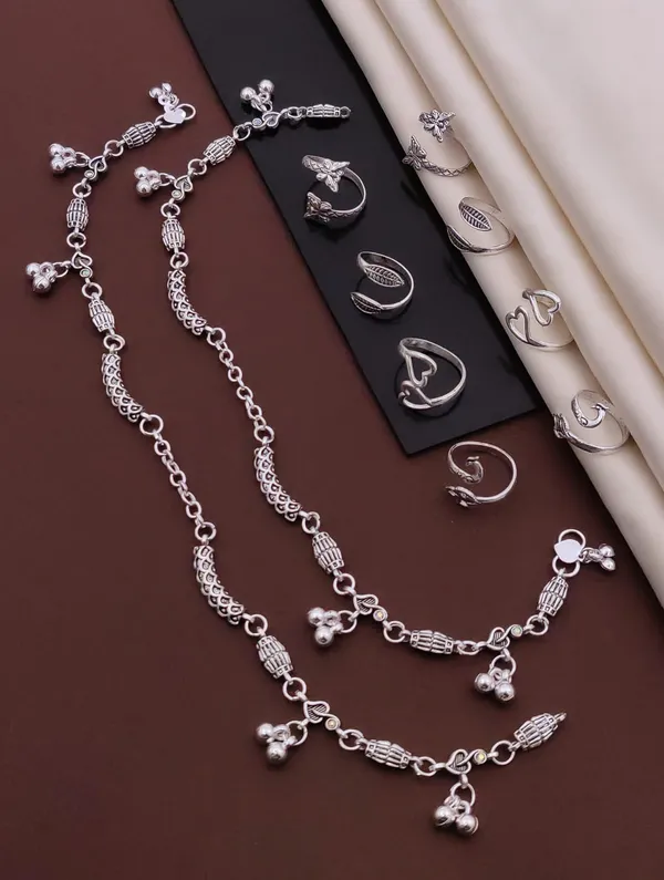 Silver-Plated_2_Anklet_&_8_Ring_Combo_Set_for_Women_&_Girls