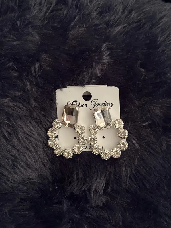 Trendy_Earrings