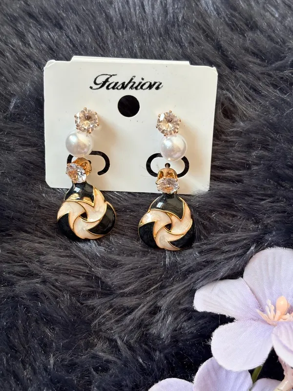 Trendy_Earrings