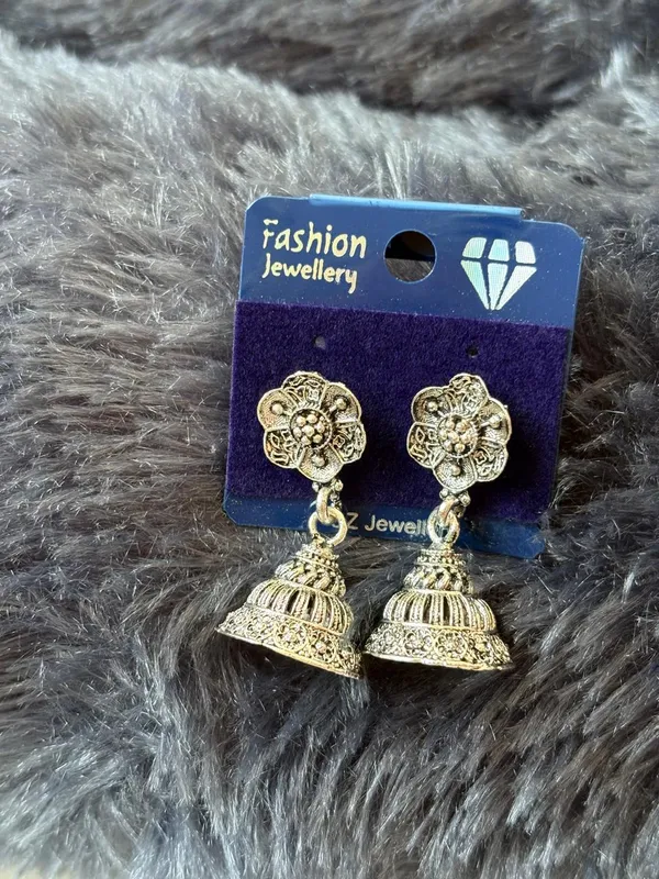 Trendy_Earrings