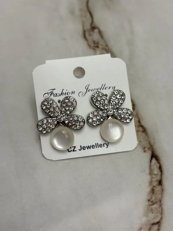 Trendy_Earrings