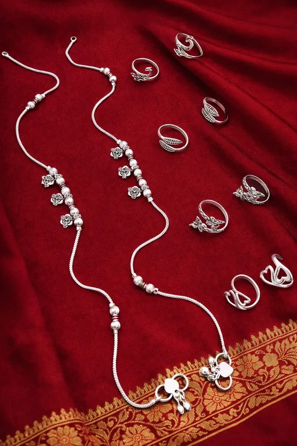 Stylish_Silver-Plated_2_Anklet_&_6_Ring_Combo_Set_for_Women_&_Girls