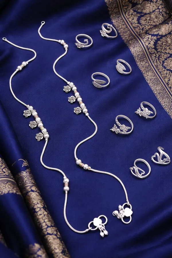Stylish_Silver-Plated_2_Anklet_&_6_Ring_Combo_Set_for_Women_&_Girls