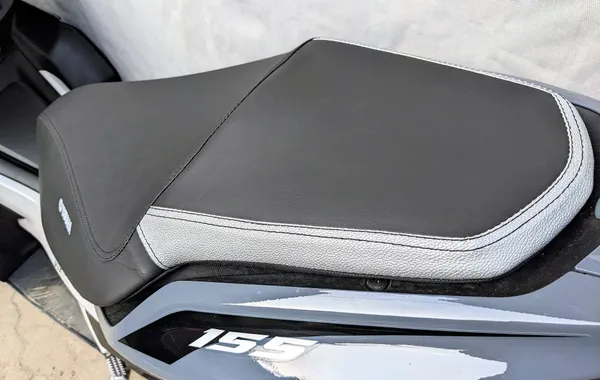Black_&_White_Leather_Premium_&_Elegant_Bike_Seat_Cover