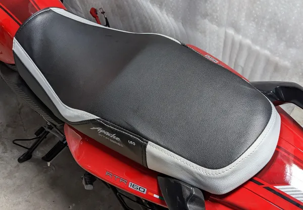 AUTOLEOPARD_TVS_APACHE_2V_160_RTR_WHITE_TONE_Single_Bike_Seat_Cover_For_TVS_Apache_RTR_160