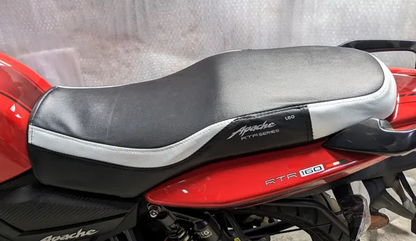 AUTOLEOPARD_TVS_APACHE_2V_160_RTR_WHITE_TONE_Single_Bike_Seat_Cover_For_TVS_Apache_RTR_160