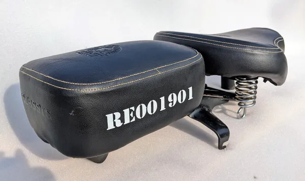 Black_Leather_Premium_&_Elegant_Bike_Seat_Cover