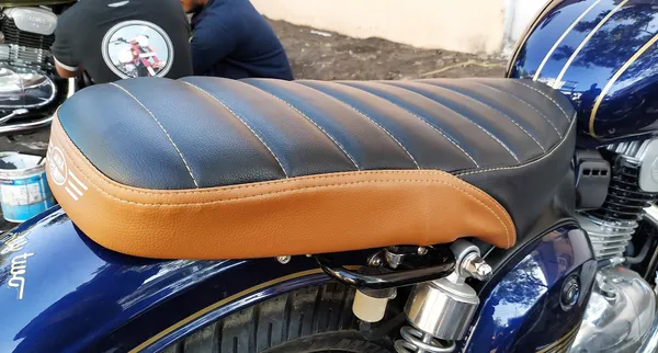 AUTOLEOPARD_JAWA_42/JAWA_CLASSIC_BS4_Single_Bike_Seat_Cover_For_Jawa_42