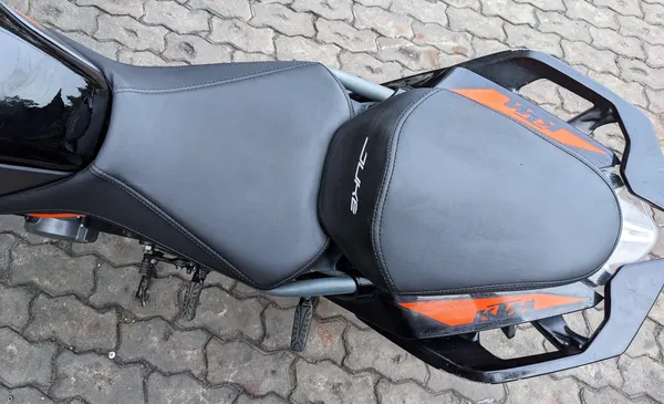 Black_Leather_Premium_&_Elegant_KTM_Duke_Seat_Cover