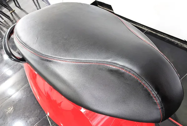 Red_Leather_Premium_&_Elegant_Bike_Seat_Cover