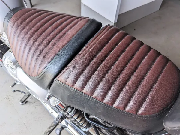 AUTOLEOPARD_ROADSTER_BLACK_BROWN_SEAT_COVER_Split_Bike_Seat_Cover_For_Jawa_NA