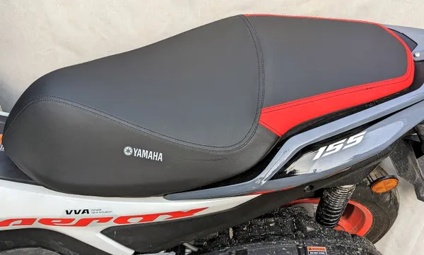 Red_&_Black_Leather_Premium_&_Elegant_Bike_Seat_Cover