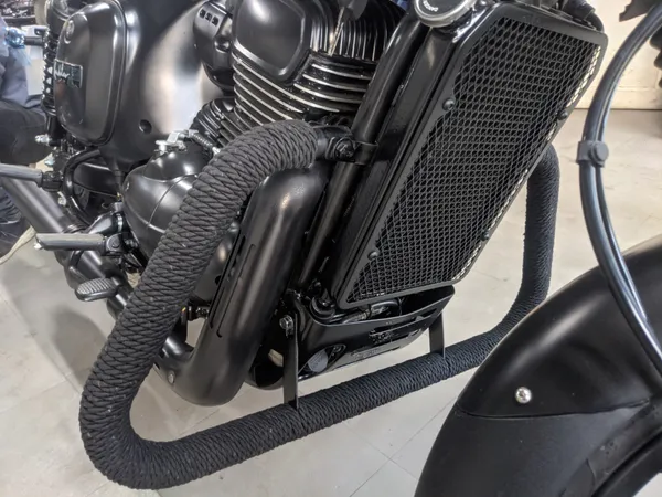 Black_Mild_Steel_Premium_&_Elegant_Bike_Crash_Guard