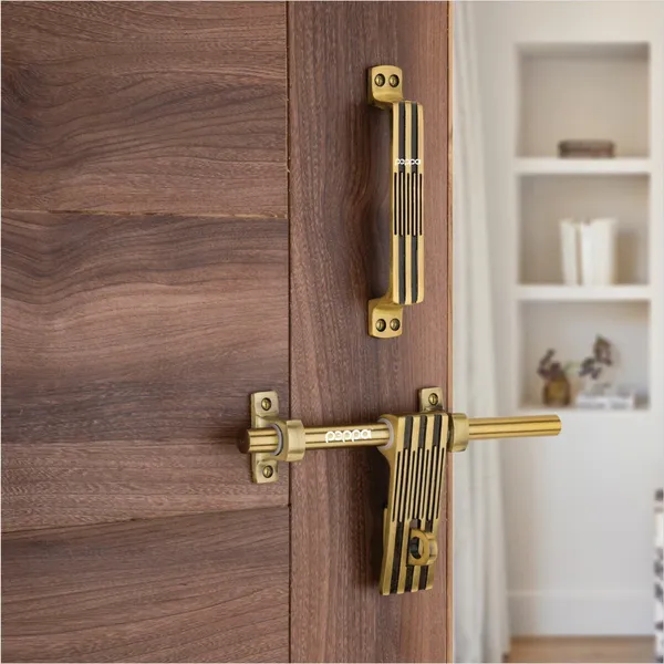 Adjustable_Latch_Aluminium_for_secure_and_reliable_usage