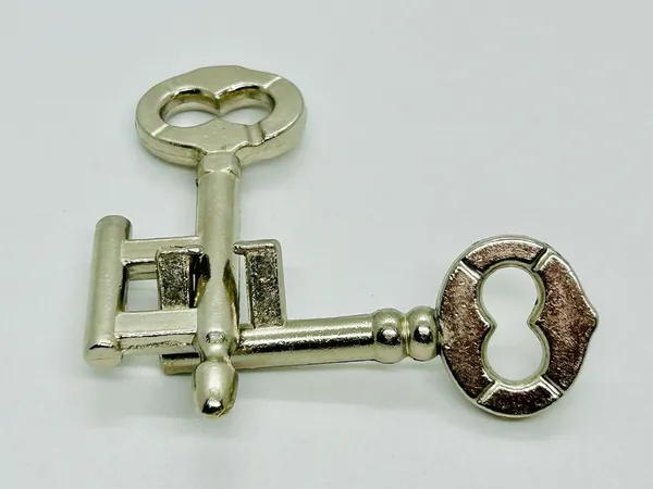 Cast_Keys_Puzzle_/_Metal_Key_Link_Brain_Teaser_Trick