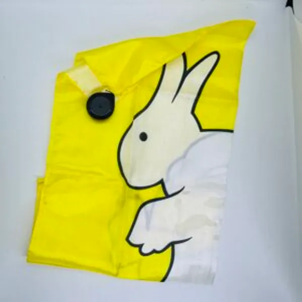 DUCK_TO_RABBIT_SILK_MAGIC_TRICK_/_RABBIT_TO_DUCK_SILK_MAGIC