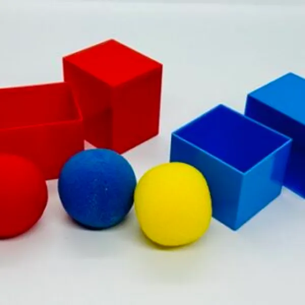 GOZINTA_IN_&_OUT_BOX_MAGIC_TRICK_(SMALL)