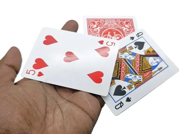 HELICOPTER_CARD_MAGIC_/_FLOATING_CARD_TRICK