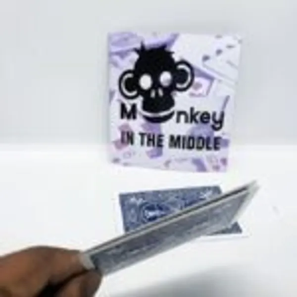 MONKEY_IN_THE_MIDDLE_CARD_TRICK