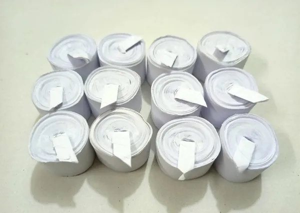 MOUTH_COIL_MAGIC_TRICK_(WHITE)_/_MAGICIAN_MOUTH_COIL_PROP_(SET_OF_12)