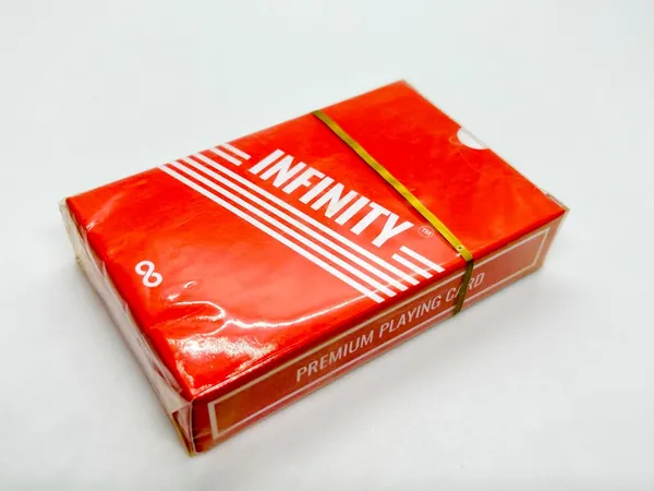 Marked_Deck_Infinity_Design_(Red)_Magic_Trick_/_Magic_Props_for_Magicians_&_Kids
