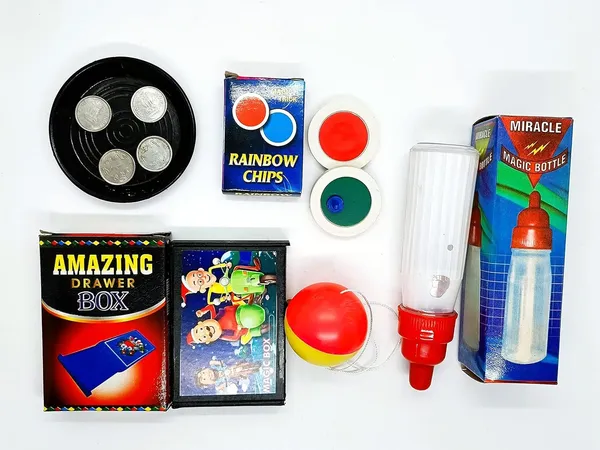 The_Young_Magician's_Magic_Kit_–_Beginner’s_5-Trick_Set_for_Kids_with_Colorful_Props_and_Easy_Instructions