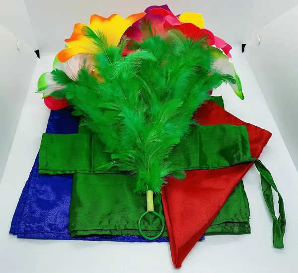 Silks_to_Flower_Bouquet_Magic_Trick_/_Hankies_Transform_to_Flower_Production_Illusion