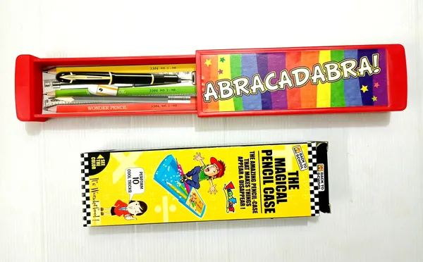 THE_MAGICAL_PENCIL_CASE_(RED)_/_MAGIC_PENCIL_BOX_TRICK