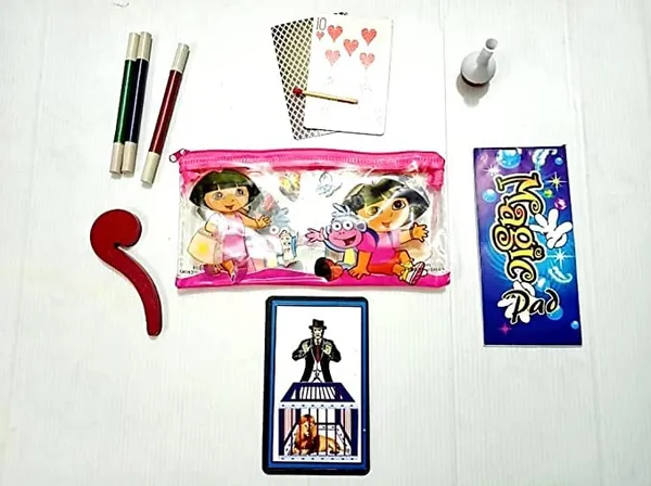 Multicolor_Pocket_Magic_Kit_Children_Pocket_Magic_Set_Beginner_Magician_Set_(Pack_Of_6_Tricks)