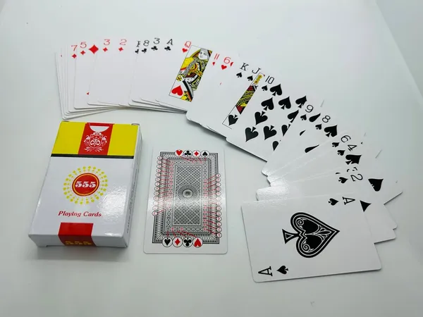 Red_555_Marked_Deck_–_Secret_Marked_Playing_Cards_for_Professional_Magic_Tricks_and_Mentalism_Effects